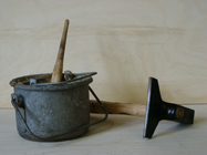 Leimtopf, Furnierhammer